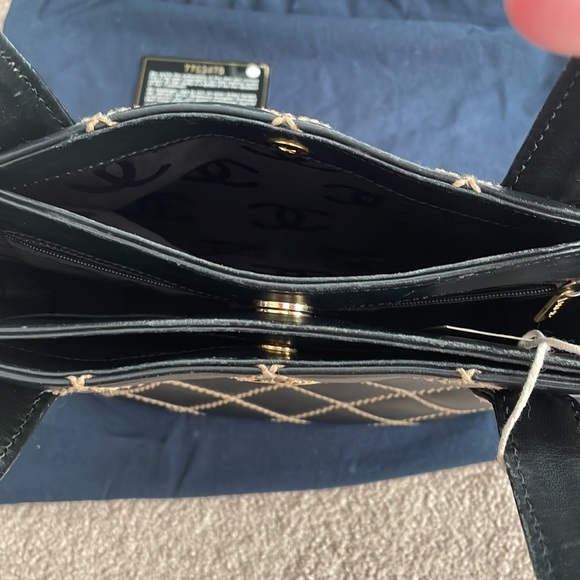 Preloved Chanel leather stitched handbag with full set - Picture 17 of 17
